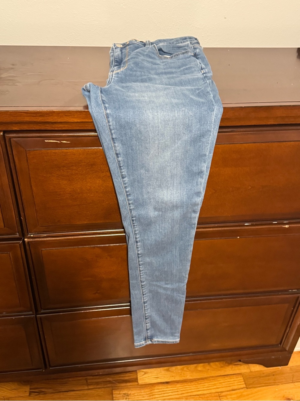 American Eagle Outfitters Women's Skinny Jeans - Light Blue Wash